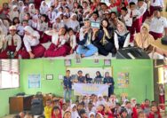 Program KKN MAS Kelompok 81: Alat Peraga Matematika dan Edukasi Anti-Bullying di SDN 013 Tualang