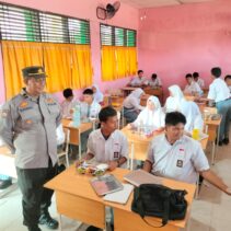 Polsek Tualang Lakukan Pengecekan dan Pendistribusian Makan Bergizi Gratis di SMA Negeri 5 Tualang