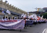 FSPMI Riau Suarakan 8 Tuntutan Nasional di DPRD Riau 