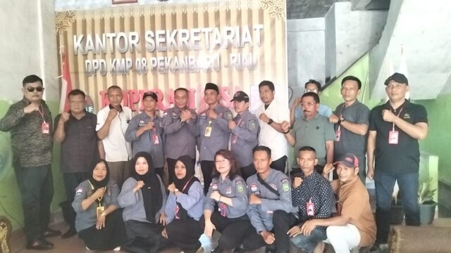 Penyerahan SK Dan Bendera KMP 08 Oleh DPD Riau Ke DPC Rokan Hilir