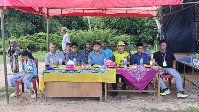 Pembukaan open turnamen sepakbola Sisawah Cup X Thn. 2025...di buka oleh Bupati Sijunjung yg di wakili oleh Kepala Dinas Parpora Kab.Sijunjung Afrineldi,SH. Di Lapangan Kurnia Hijau Sisawah