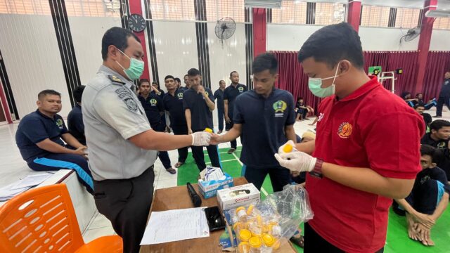 Tes Urine Rutin, Lapas Kelas IIA Pekanbaru Pastikan WBP Bersih dari Narkoba