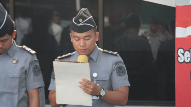 Apel Pagi Lapas Kelas IIA Pekanbaru: Kasubag TU Ingatkan Bahaya Judol dan Tekankan Disiplin Tugas Apel Pagi Lapas Kelas IIA Pekanbaru: Kasubag TU Ingatkan Bahaya Judol dan Tekankan Disiplin Tugas