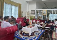 Atuk Annas Siap Jembatani Program Pendidikan FSPKSI dengan Pemprov Riau Atuk Annas Siap Jembatani Program Pendidikan FSPKSI dengan Pemprov Riau