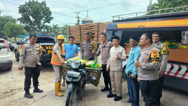 Kapolsek Rumbai Gelar Pasar Murah Ketahanan Pangan dan Disambut Positif Masyarakat Kapolsek Rumbai Gelar Pasar Murah Ketahanan Pangan dan Disambut Positif Masyarakat