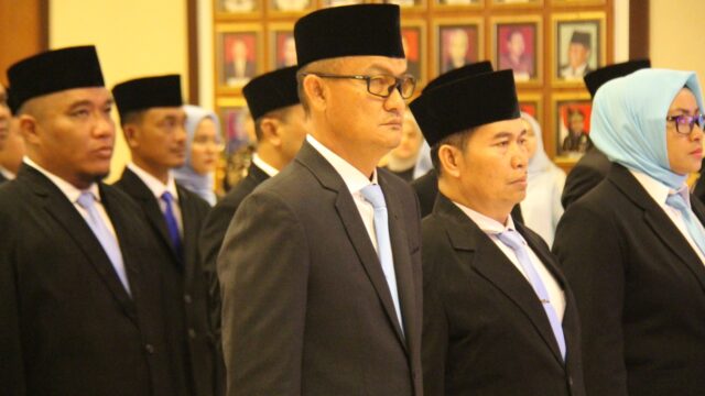Kakanwil Ditjenpas Riau Lantik dan Ambil Sumpah Jabatan Pejabat Baru di Lapas Pekanbaru dan Seluruh UPT Riau Kakanwil Ditjenpas Riau Lantik dan Ambil Sumpah Jabatan Pejabat Baru di Lapas Pekanbaru dan Seluruh UPT Riau
