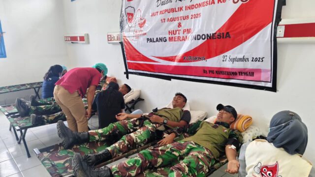Donor Darah Satgas Yonif 521/DY Ikut Serta Dalam Rangka Kegiatan HUT Ke-80 PMI Donor Darah Satgas Yonif 521/DY Ikut Serta Dalam Rangka Kegiatan HUT Ke-80 PMI