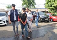 Buron 1 Minggu, Pasangan Pembuang Bayi di Yayasan Yatim Kemanggisan Ditangkap Polsek Palmerah Buron 1 Minggu, Pasangan Pembuang Bayi di Yayasan Yatim Kemanggisan Ditangkap Polsek Palmerah