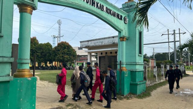 Brimob Polda Riau Hadirkan Program Bus Sekolah Gratis untuk Anak Personel dan Masyarakat