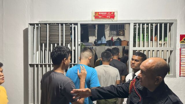 Respon Cepat Terhadap Aduan Masyarakat, Lapas Pekanbaru Langsung Gelar Razia Kamar Hunian Warga Binaan