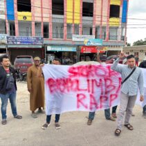 Agung Maulana Ketua umum KMPKS mendesak mulia nauli Dirut PT RAPP bertanggung jawab permasalahan limbah di sungai Kampar ratusan ikan mati.