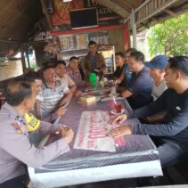 Polsek Jajaran Polres Kuantan Singingi Laksanakan Penanaman Pohon Serentak, Wujud Nyata Kepedulian Polri Terhadap Lingkungan