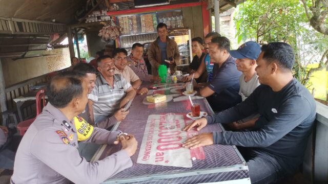 Polsek Jajaran Polres Kuantan Singingi Laksanakan Penanaman Pohon Serentak, Wujud Nyata Kepedulian Polri Terhadap Lingkungan