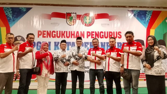 PGRI Pekanbaru Kukuhkan Pengurus Baru 2025-2030, Fokus Perkuat Solidaritas dan Kesejahteraan Guru