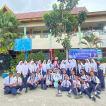 Semarak Hari Guru di Kelas 8.4 SMPN 29 Pekanbaru