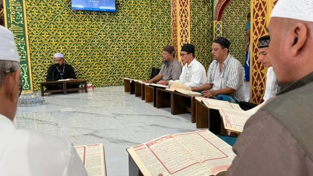 Bangun Akhlak dan Ketakwaan, Warga Binaan Lapas Kelas IIA Pekanbaru Ikuti Pengajian Rutin