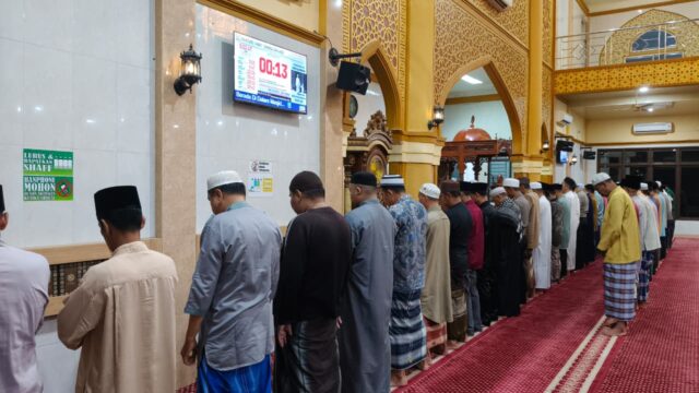Kapolsek Dan Camat Tualang Subuh Keliling di Masjid Jami’ Darussalam, Ajak Warga Jaga Kamtibmas