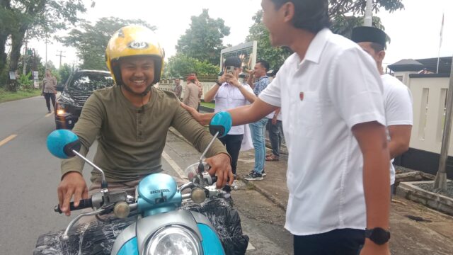 Kasat Reskrim Polres 50 Kota Tegaskan Komitmen Polri Melalui Kegiatan Berbagi Takjil Penuh Keikhlasan dan Kebersamaan di Bulan Ramadan