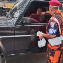 KOTI MPC PEMUDA PANCASILA Kota PEKANBARU Melalui Unit Provost Bagikan Takjil di Sidomulyo