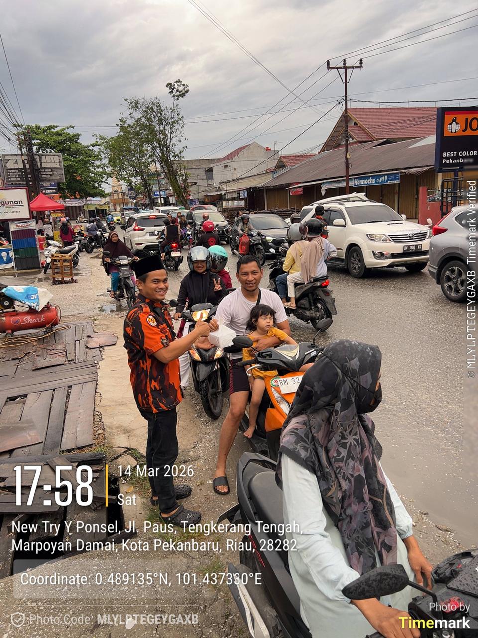 Pemuda Pancasila PAC Marpoyan Damai Berbagi Takjil, Pererat Solidaritas Kader di Bulan Ramadhan