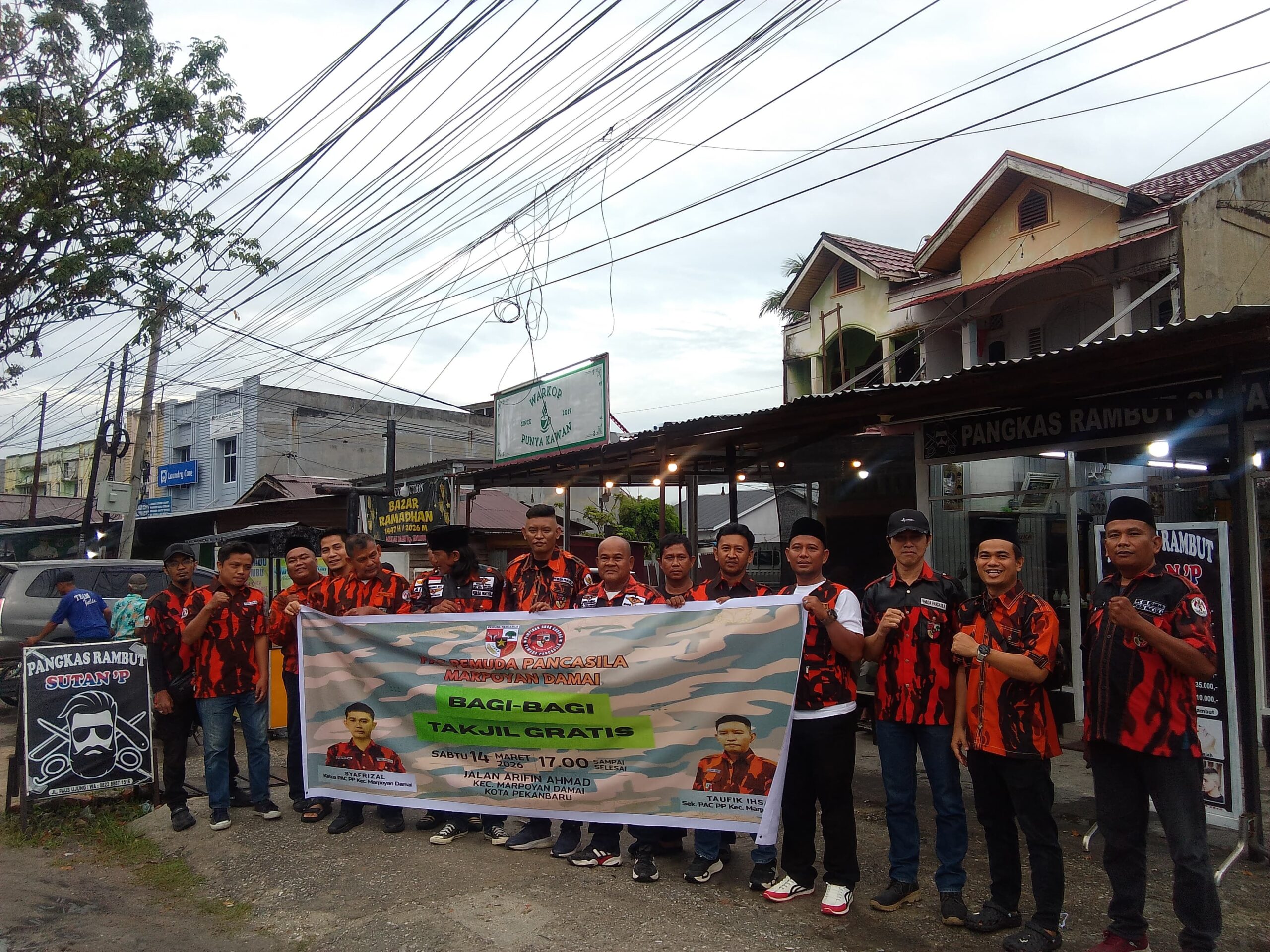 Pemuda Pancasila PAC Marpoyan Damai Berbagi Takjil, Pererat Solidaritas Kader di Bulan Ramadhan