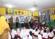 Polda Riau Tanamkan Green Policing ke Pelajar SDN 42 Pekanbaru, Edukasi Lingkungan Sejak Dini