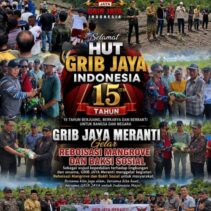 GRIB Jaya Bersama LM2R Gelar Reboisasi Mangrove dan Bagikan Sembako di Desa Sesap