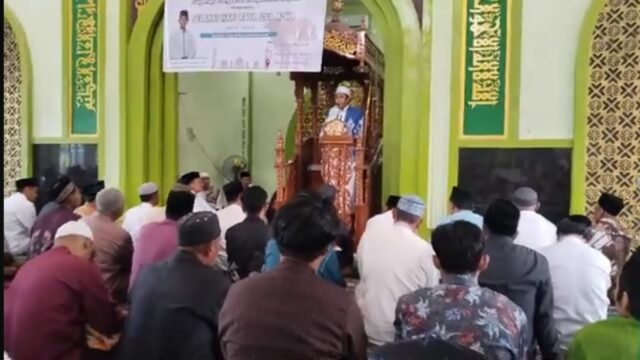 Ratusan Jamaah Khusyuk Dengar Khutbah Sarwan Kelana tentang Teladan Ibrahim dan Peduli Sosial
