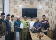 Pengurus DPW IM Provinsi Riau Serahkan SK Kepengurusan kepada DPD IM Kota Pekanbaru