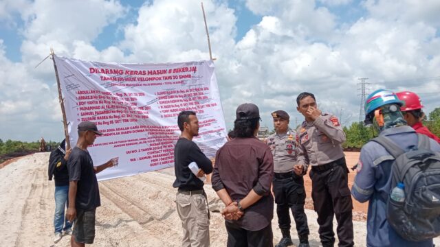 Diduga Diadu Domba Lewat Skema Konsinyasi, Pemilik Lahan Bentangkan Spanduk Larangan Masuk di Proyek Tol Kampar
